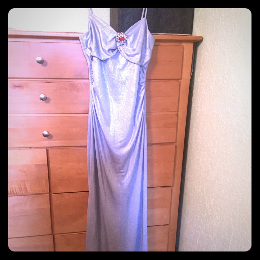Sz 4 long shiny silver spaghetti strap party dress
